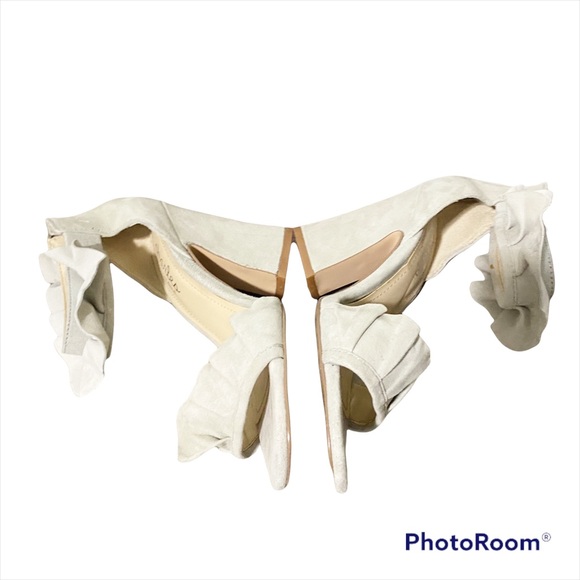 *SOLD* Charles David Haley Pleated Ruffle Heeled Sandals Size 6.5 - Picture 4 of 16